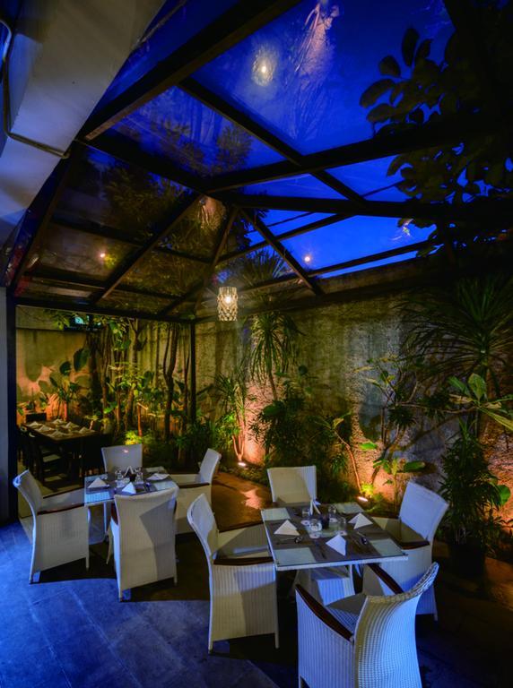 Sotis Hotel Jakarta Exterior foto